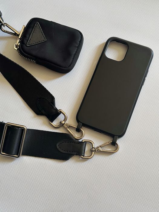 Чехол с ремешком на iPhone 11 Pro Max