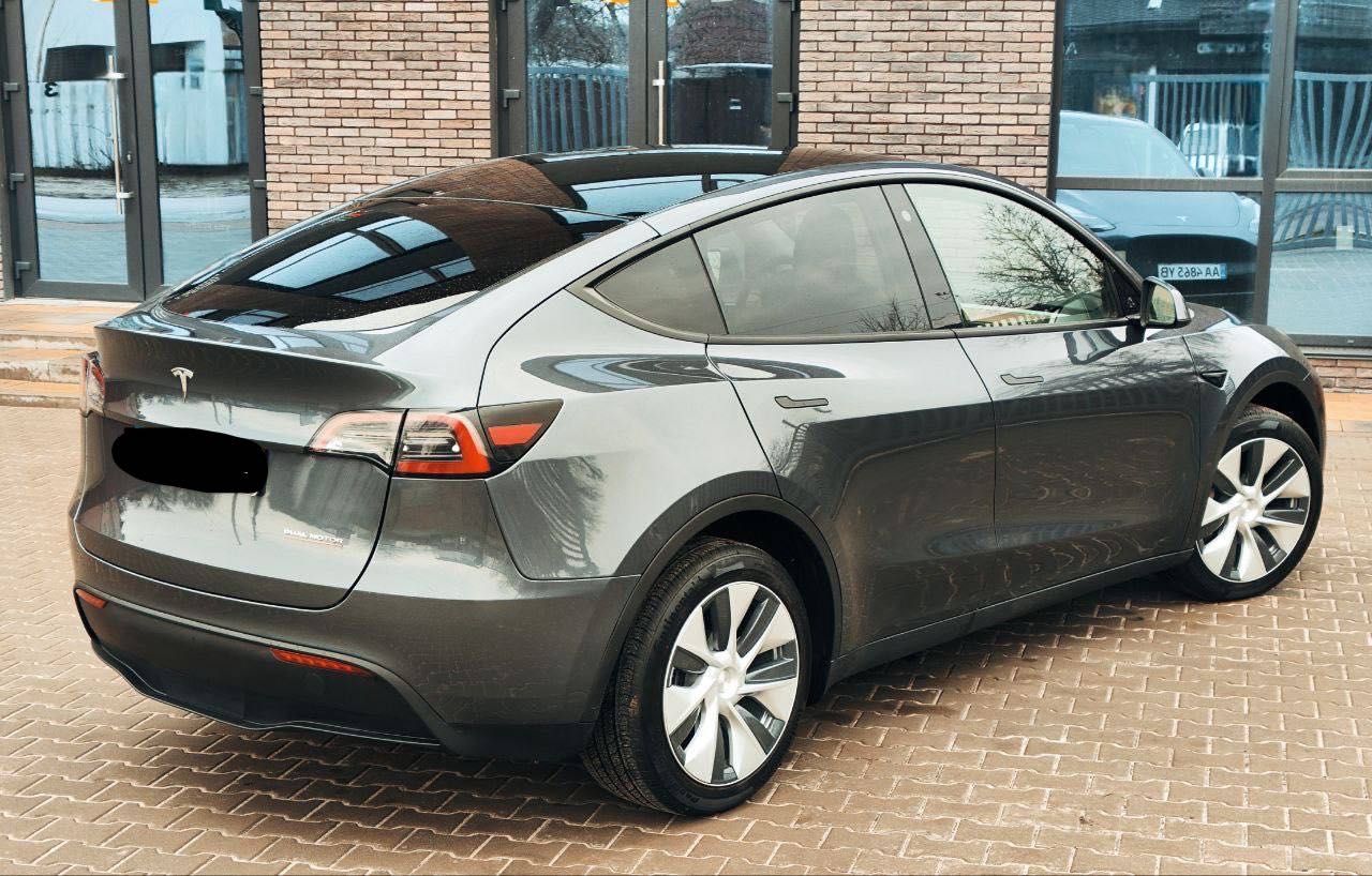 Tesla Model Y Long Range
