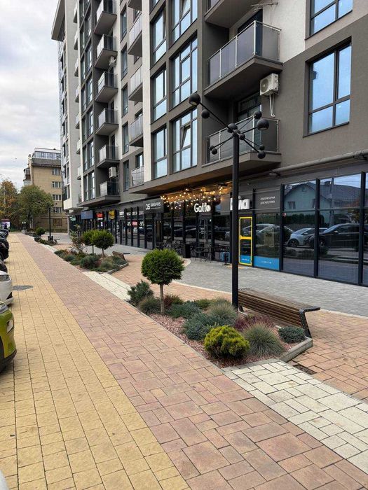 Оренда приміщення в мега-прохідному місці - озеро, парк, Мазепи,160А