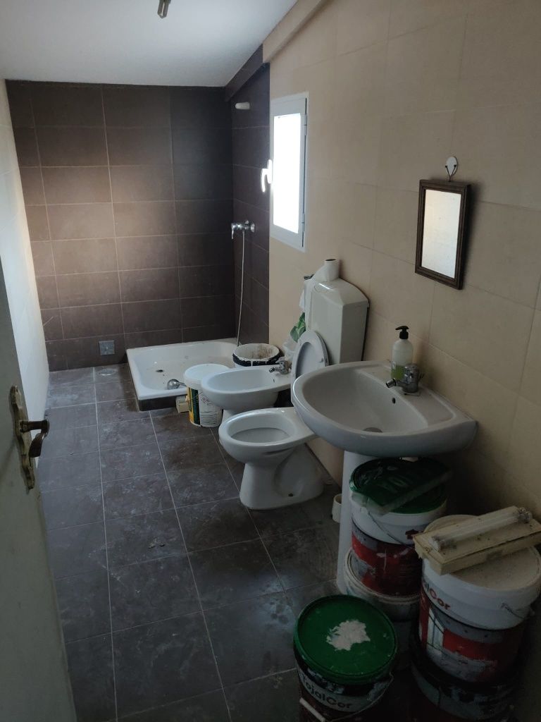 Armazém remodelado 100 m2 com logradouro