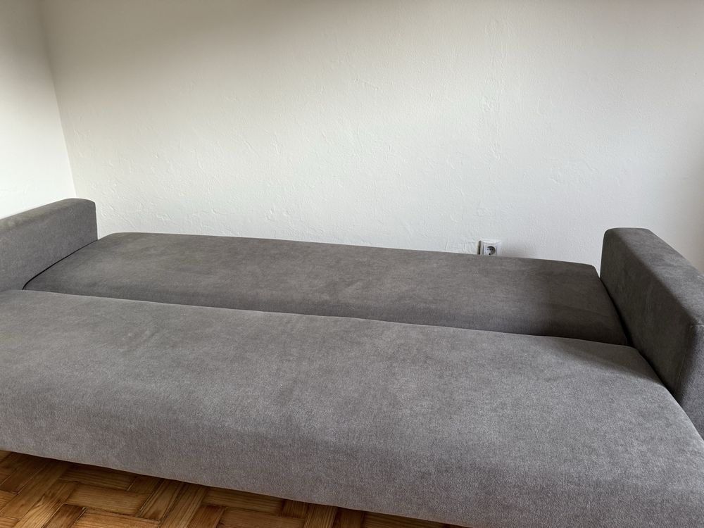 Vendo sofa cama cinza,  em muito bom estado