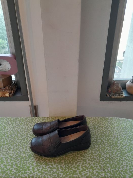 Vendo Sapatos de Senhora muito bonitos como novos