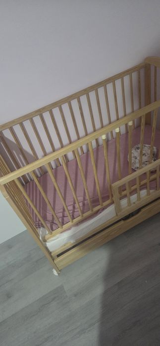 Łóżeczko 120/60 na kólkach z szufladą i materacem