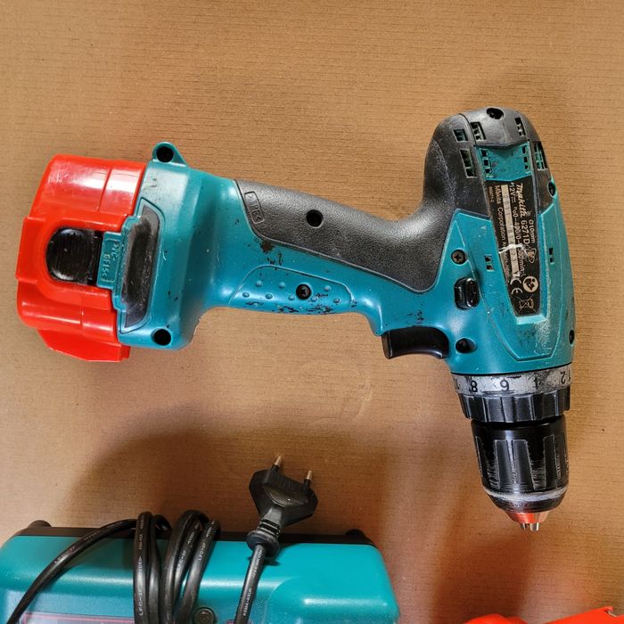 Makita 6271D wiertarto-wkrętarka 12V używana, sprawana, 2 baterie,