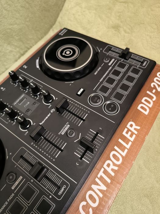 Продам Pioneer DDJ-200