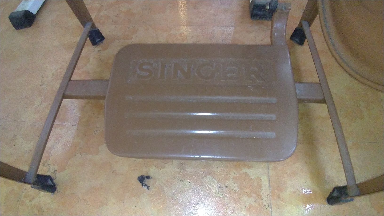 Máquina Singer Vintage! (em bom estado)