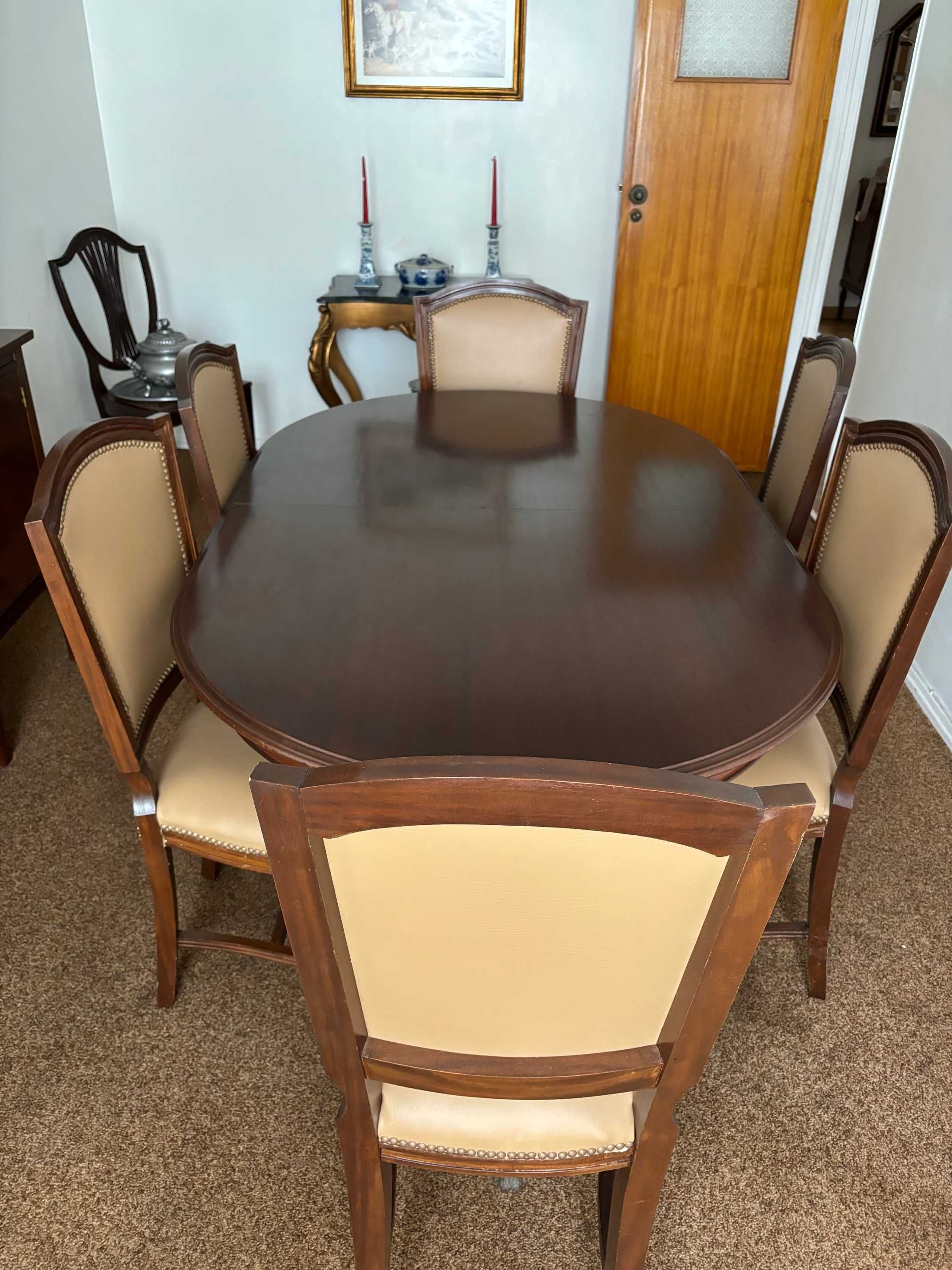 mesa de casa de jantar + 6 cadeiras em pele