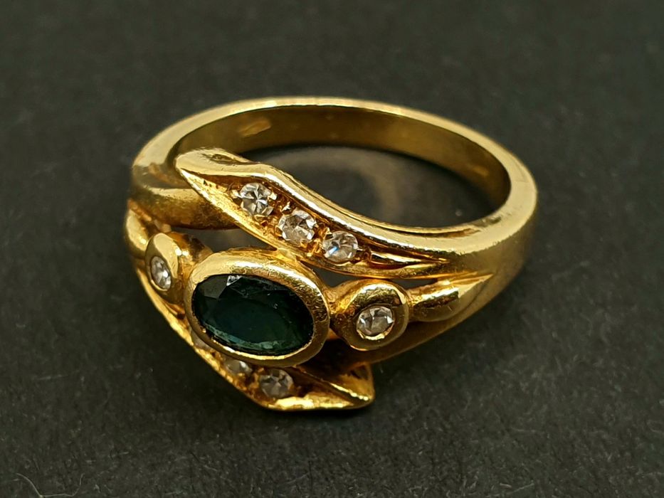 Złoto złoty pierścionek z 8 brylantami 750 5,5g