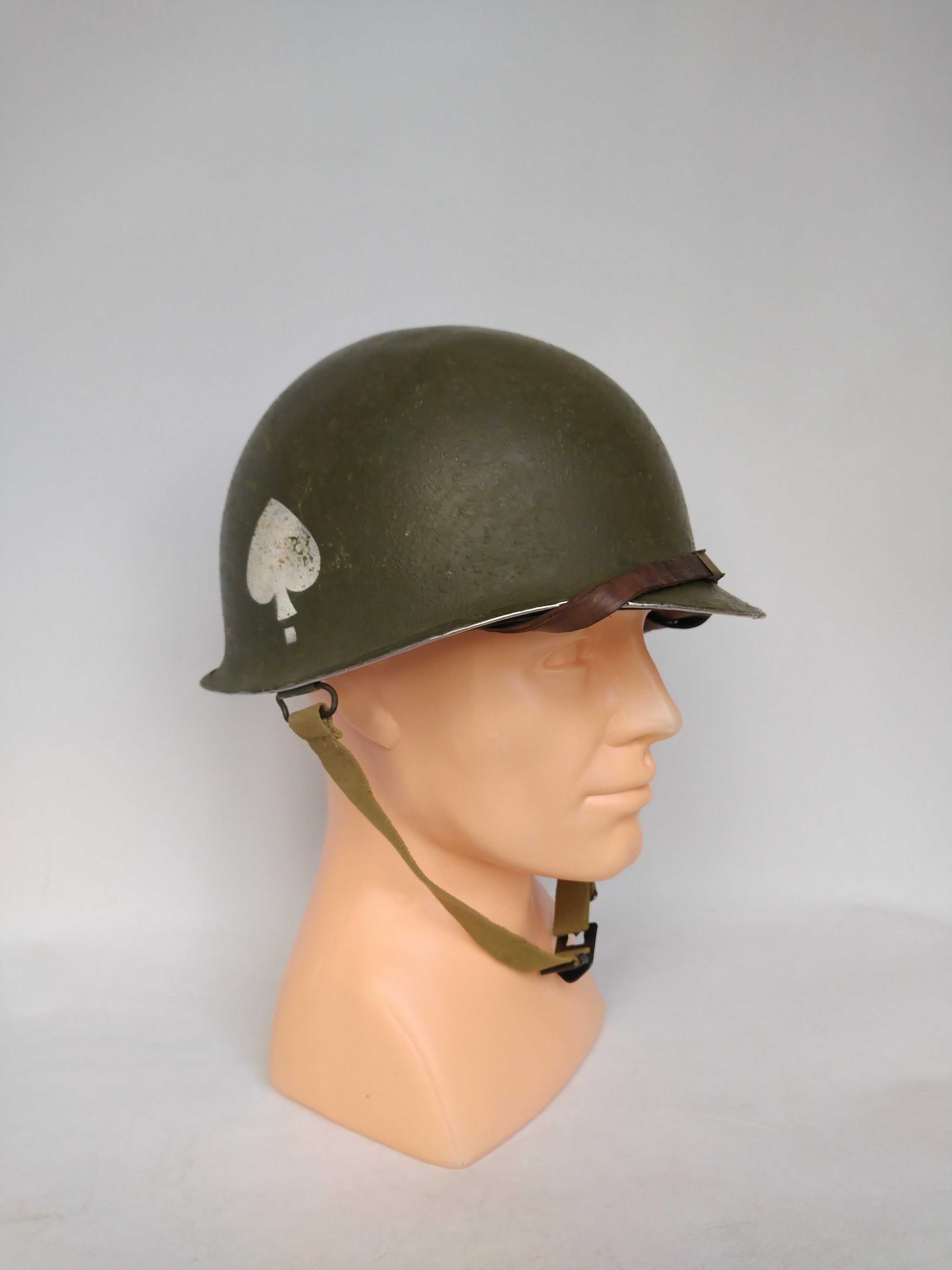 Hełm stalowy US M1 emblemat 506. pułk piechoty spadochron. 506th PIR