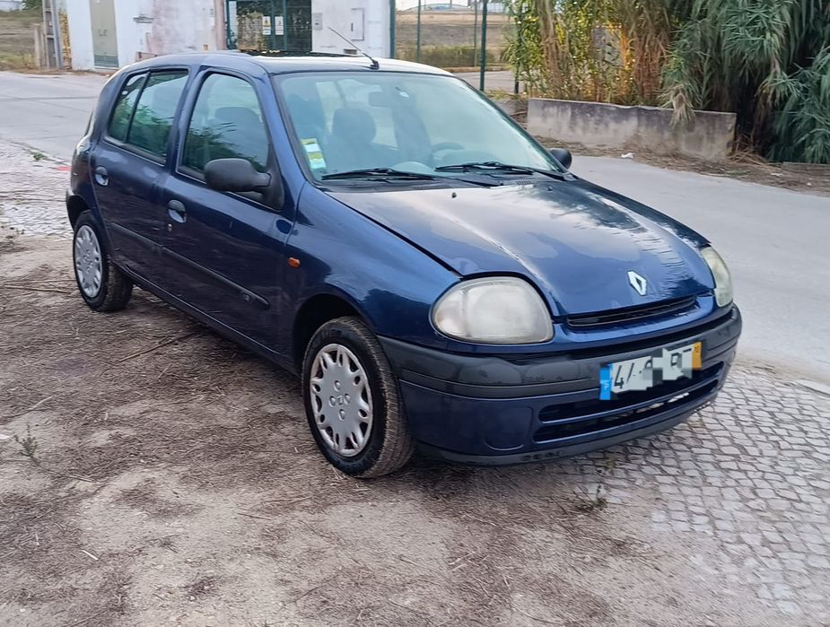 Renoult clio  1.2 gasolina  com 1500 klm