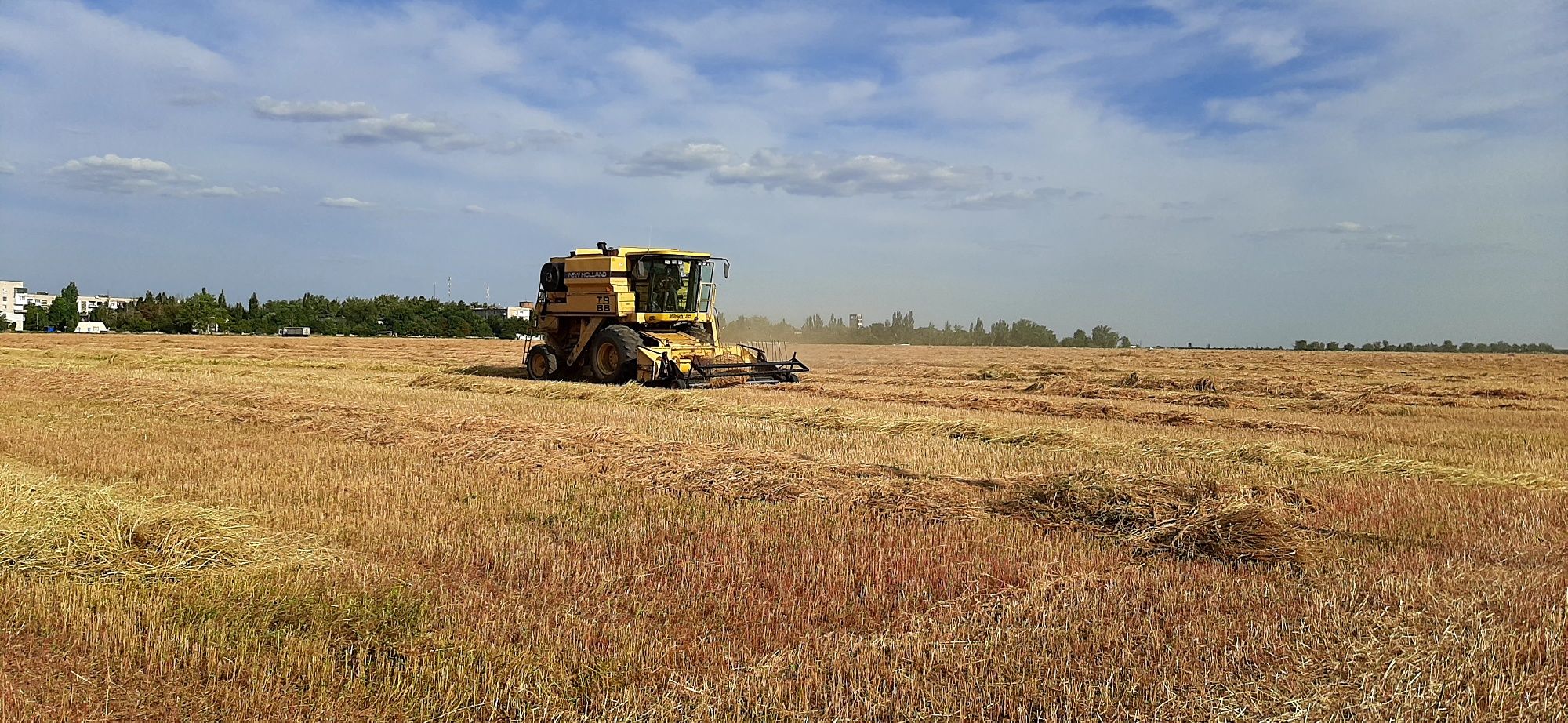 Продам комбайн New Holland TR88