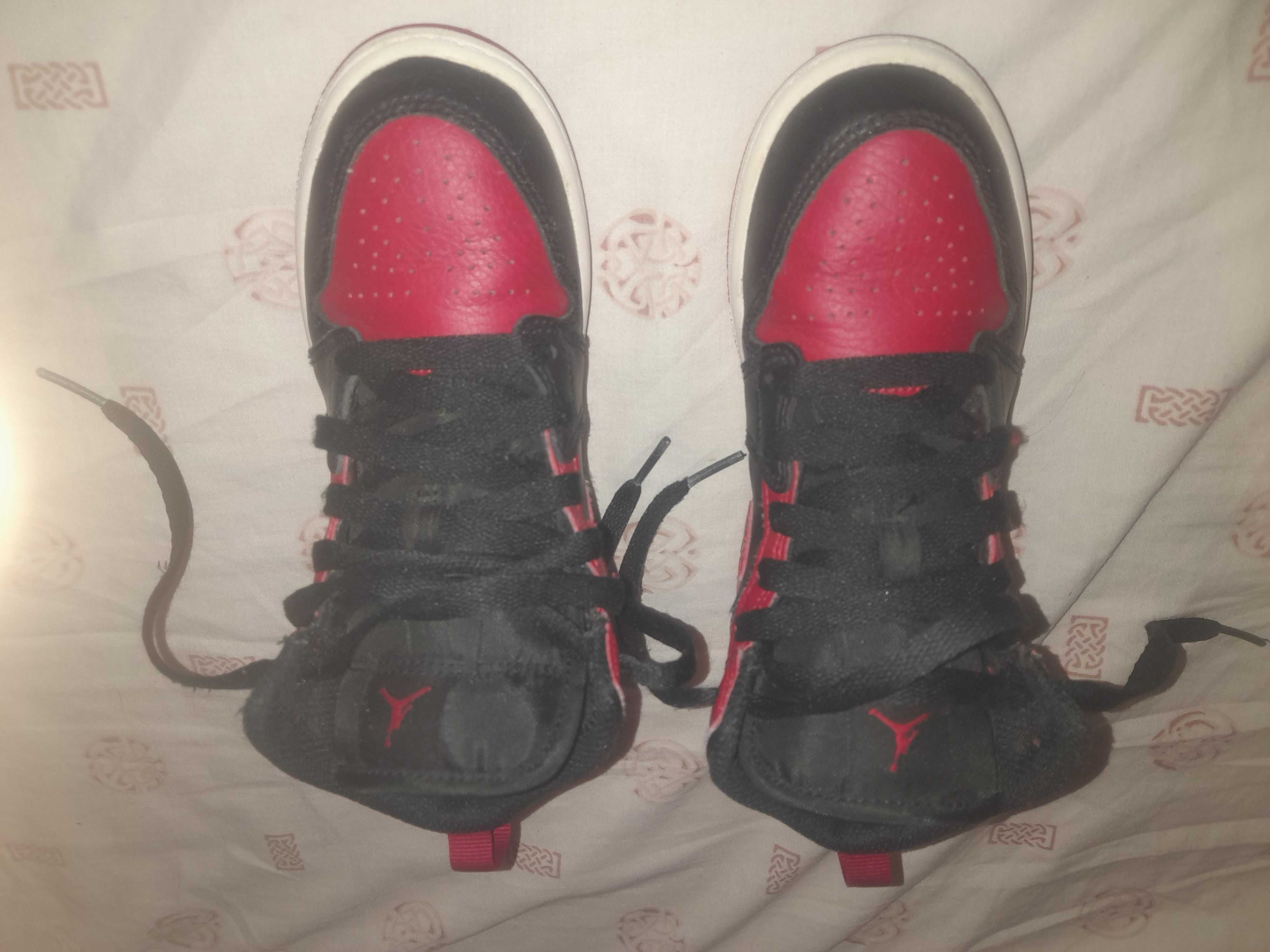 Vendo tenis jordan originais tamanho 31