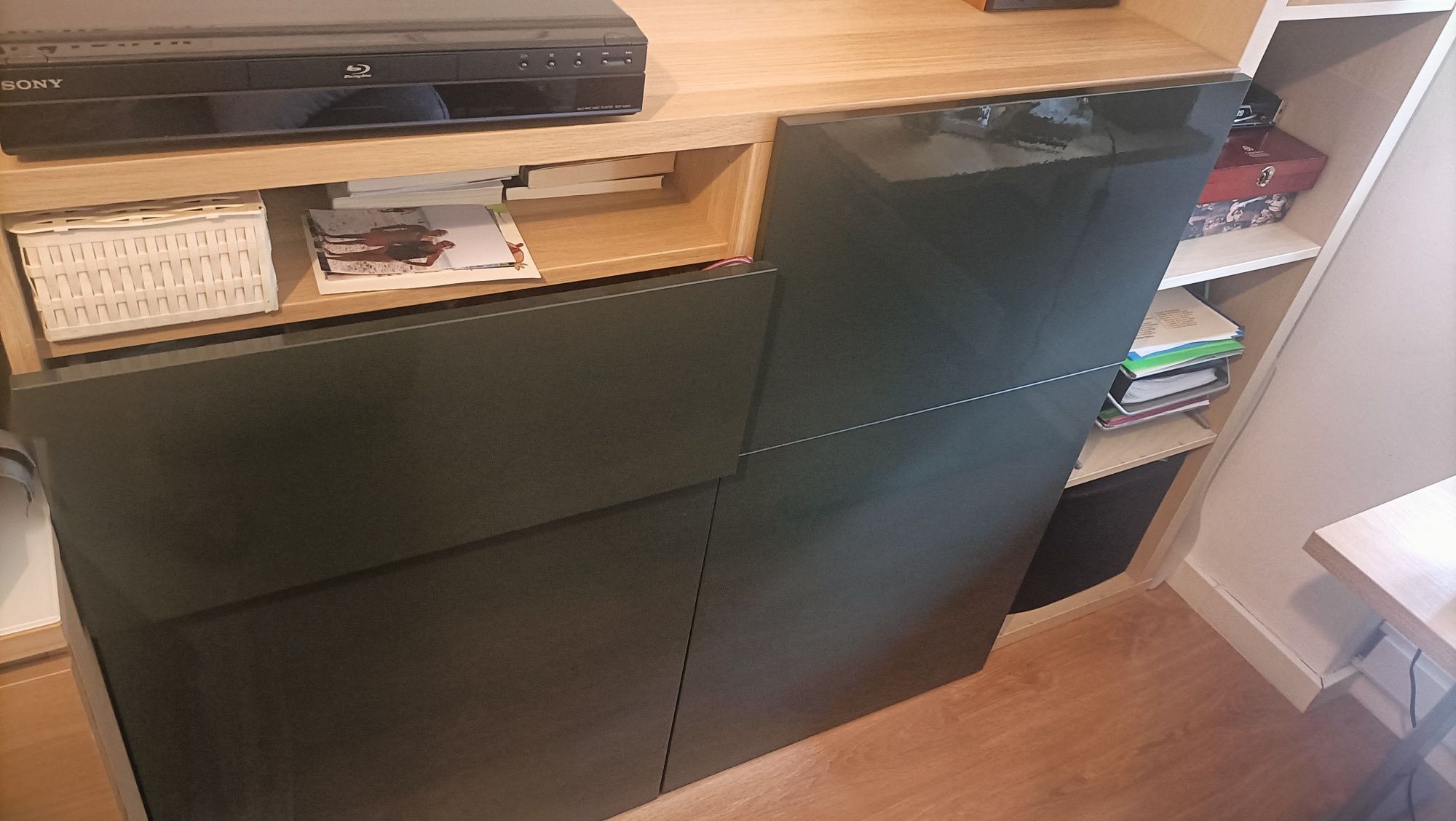 Vendo SOFÁ de 3 lugares ótimo estado e bonito móvel com 120cm 120cm