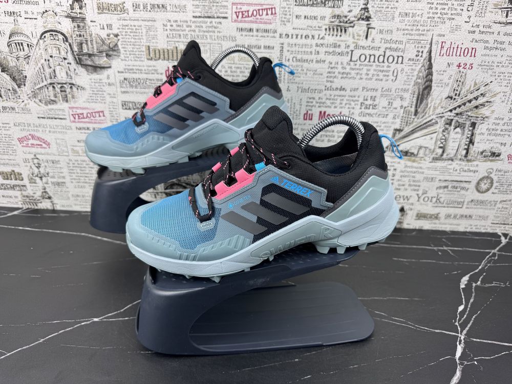 Трекінгові кросівки Adidas Terrex GORE-TEX Розмір 40