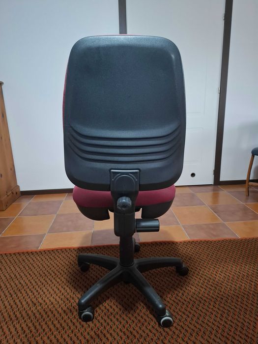 Cadeira de Escritorio com Rodinhas