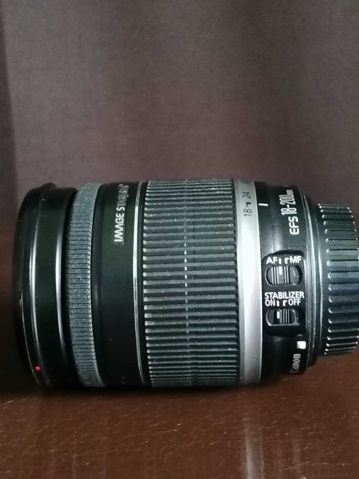 Продається обєктив Canon ef-s 18-200 mm з стабілізатором
