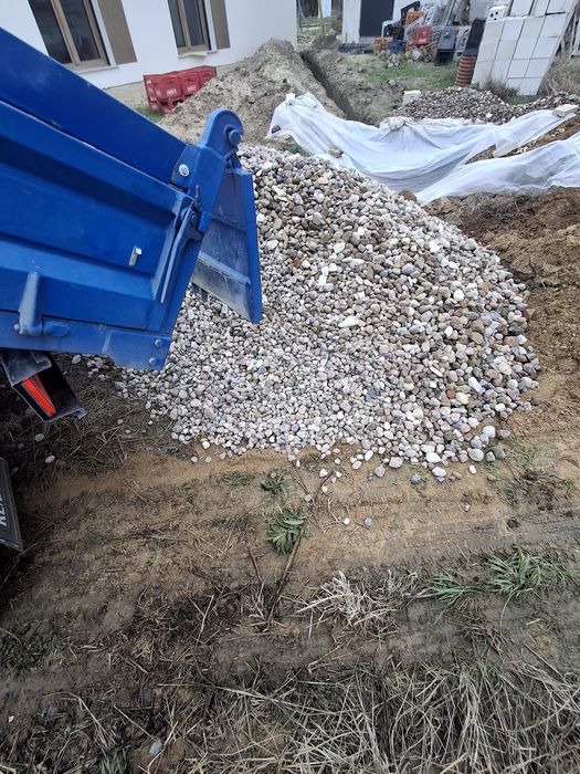Piasek,Kruszywa,Ziemia do 4 ton