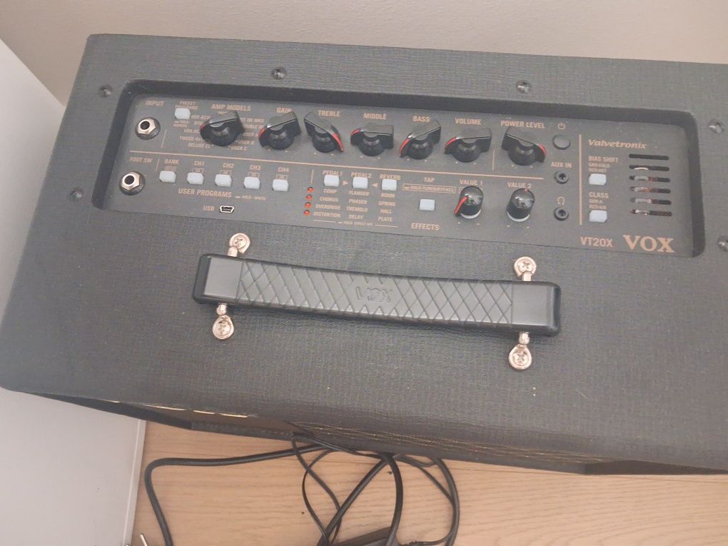 Wzmacniacz VOX VT20X