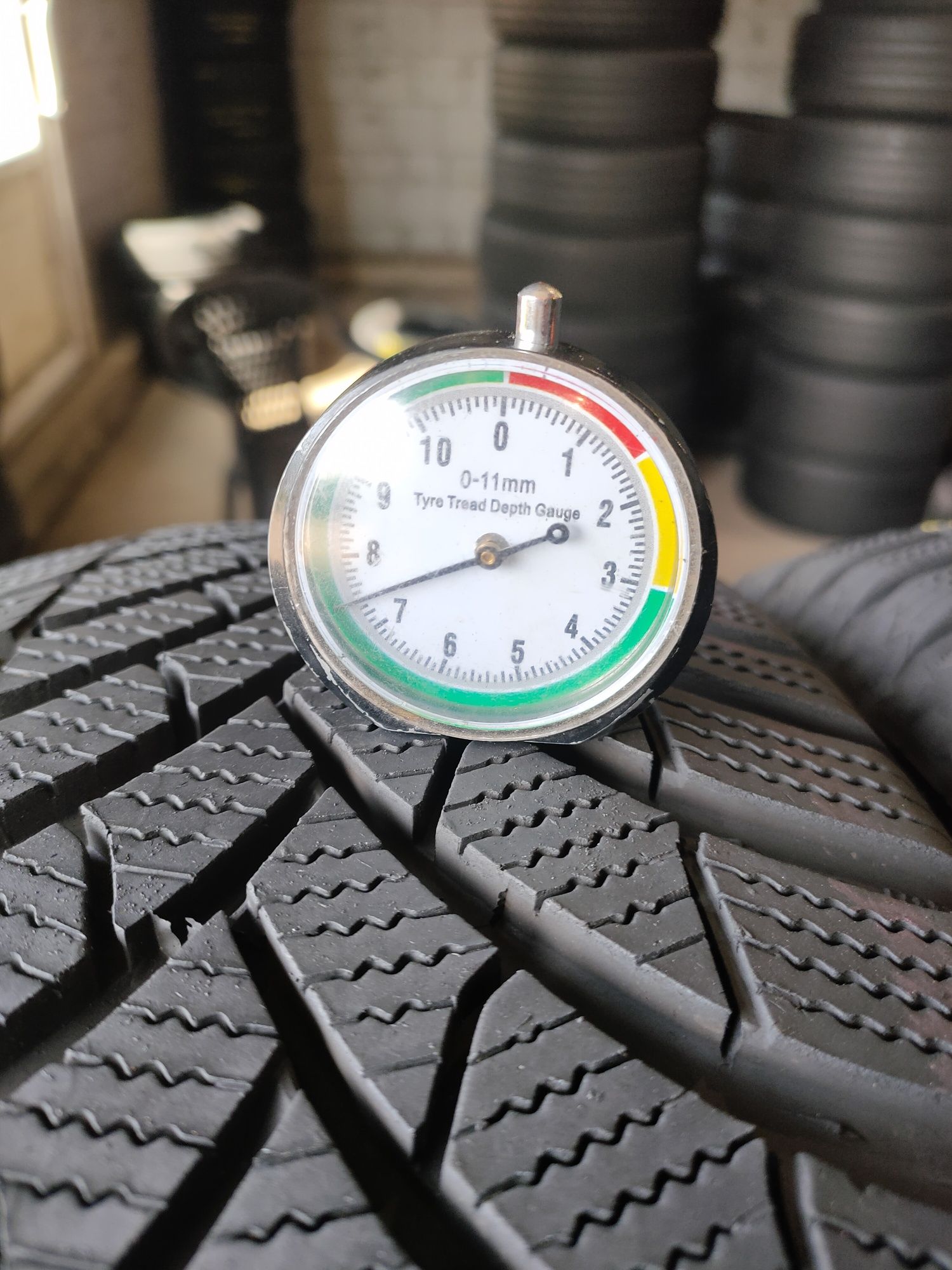 205/60r16 Semperit Speed-Grip 5 z 2021 roku około 7,5mm