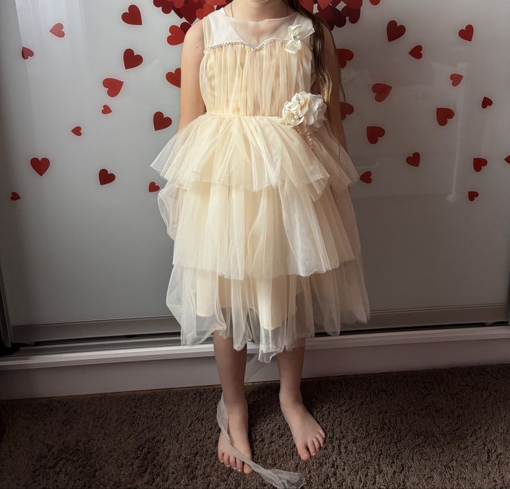 Продам плаття для дівчинки