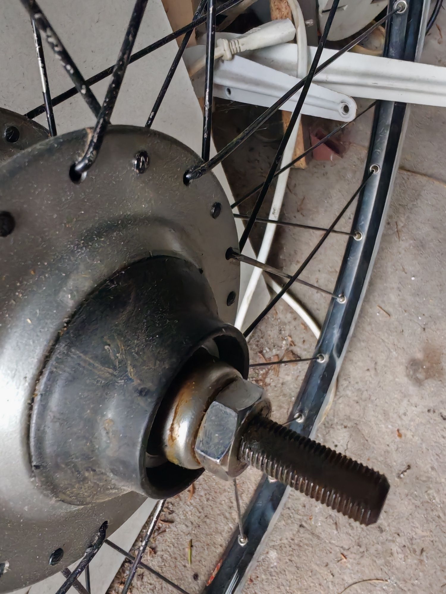 Koło 28 cali wraz z piasta shimano Sg 8r25