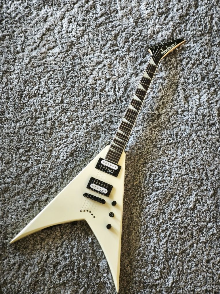 Gitara Jackson V