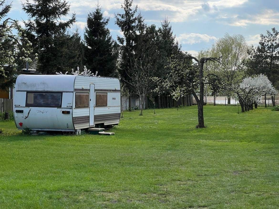 Noclegi na Jeziorem Licheniu Starym z polem namiotowym i kempingowe