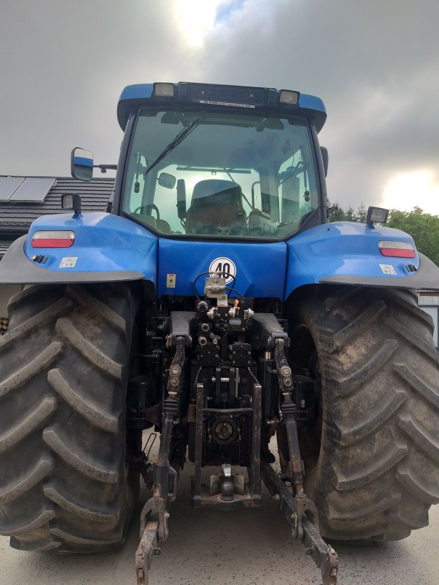 Ciągnik rolniczy New Holland 8040