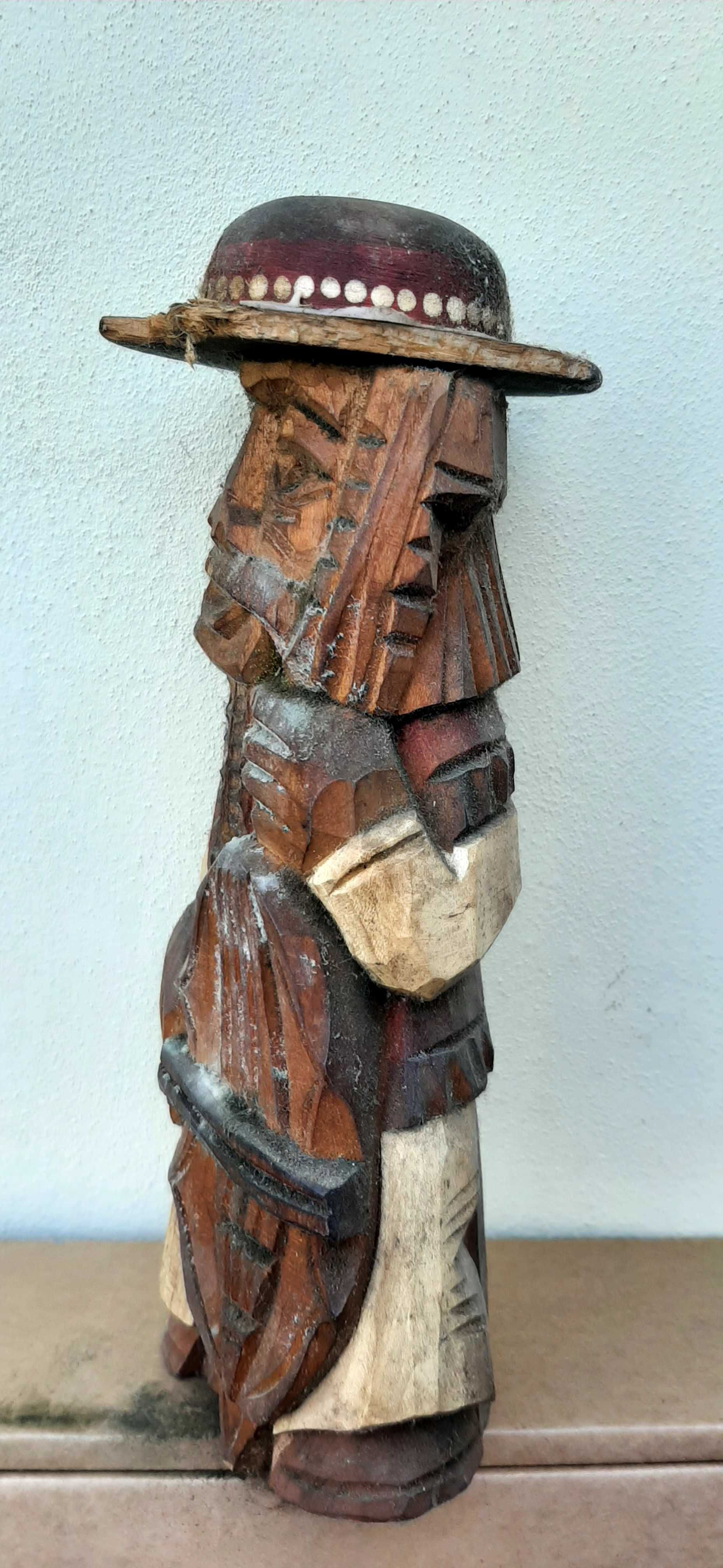 Grajek ludowy rzeźba drewno vintage.