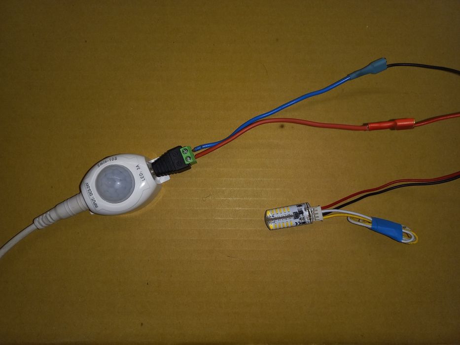 Датчик движения 12 вольт регулируемая задержка для  светодиодной ленты