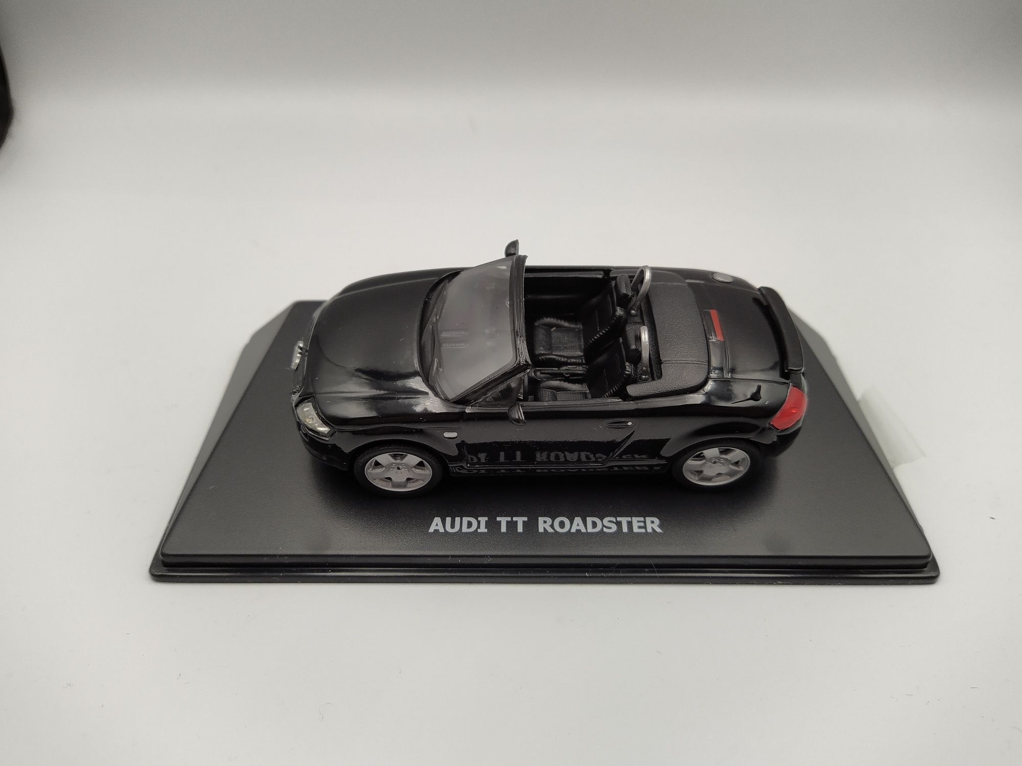 Audi TT cabriolet Skala 1:43