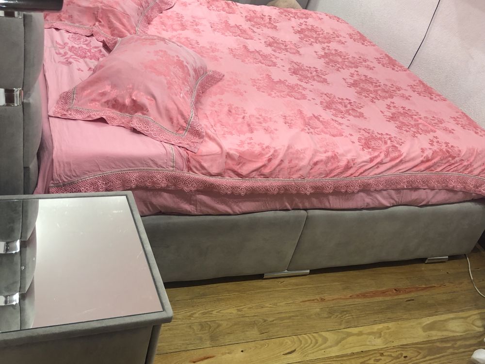 Cama de luxo mandada fazer estou vender pk vou fora do pais