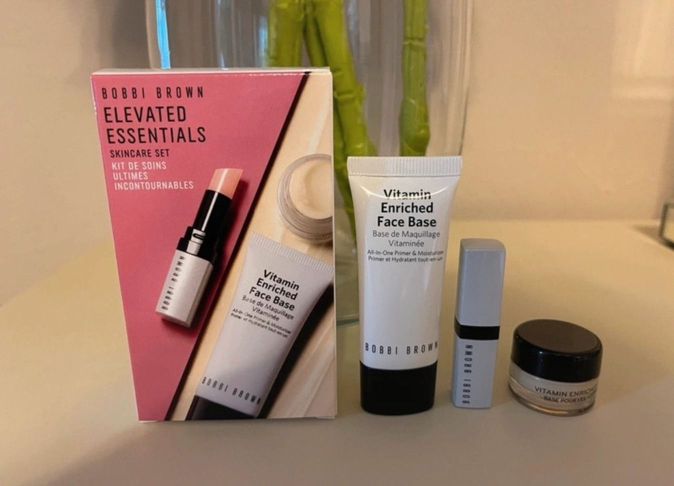 Bobbi brown набор подарочный elevated essentials skincare set