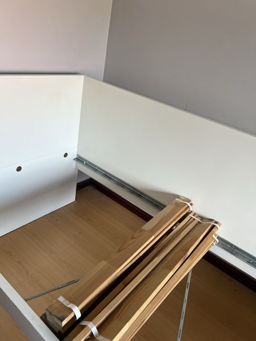 Cama solteiro estado razoavel