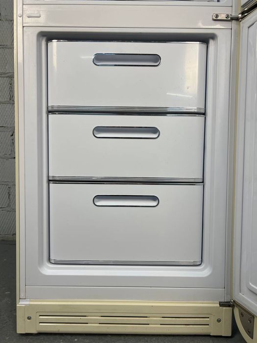 Холодильник Smeg FAB32RCR5