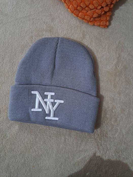 Czapka szara napis wyszywany