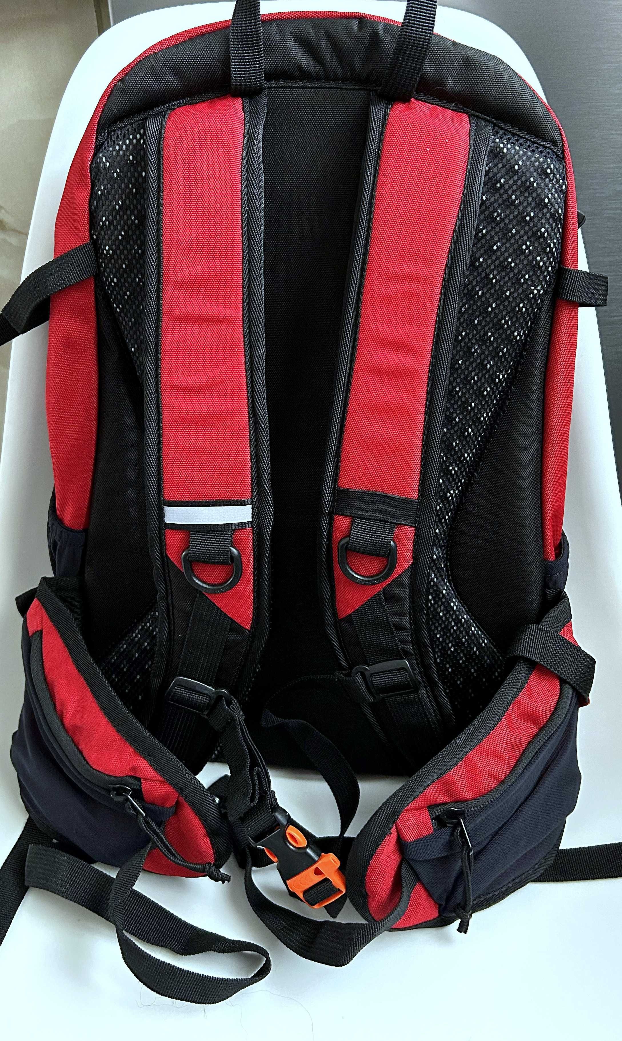 Plecak Fjord Nansen Rago Solid Red 18l + Butelka trytanowa (Zestaw)