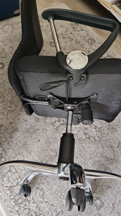 Cadeira de escritorio em perfeito estado