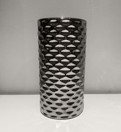 Stylowy stebrny wazon z ceramiki