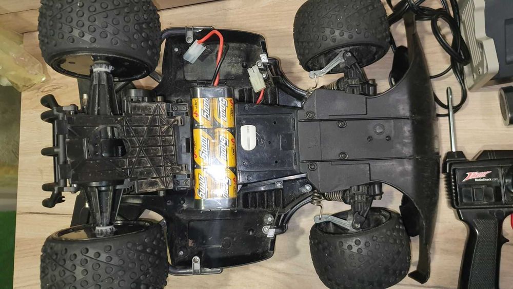 Радіокерована машинка Radio Shack Vortex DP, велика і швидка (РІДКІСНА