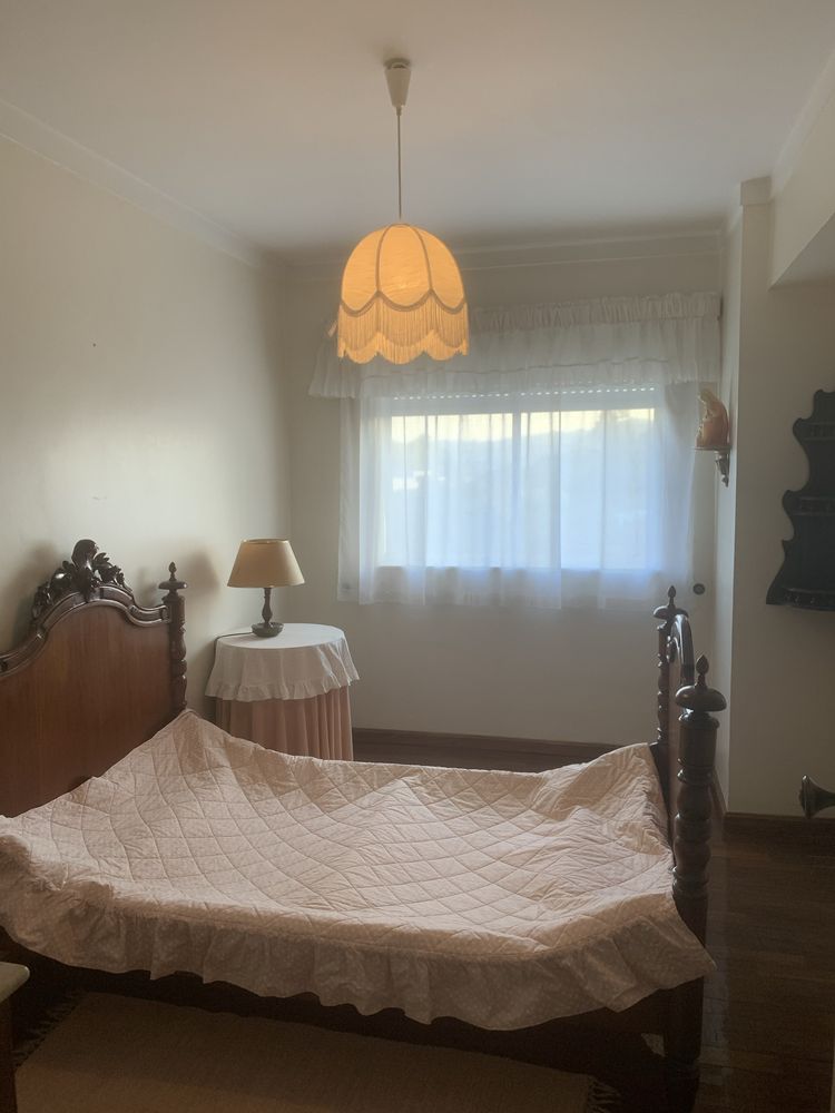 Quarto para menina estudante universitaria - Vila Real