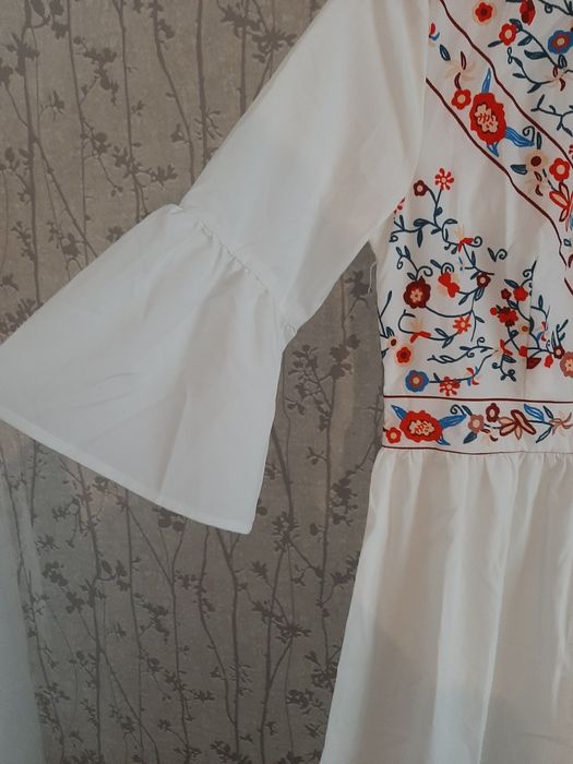 Суня Нова. Квітковим принтом