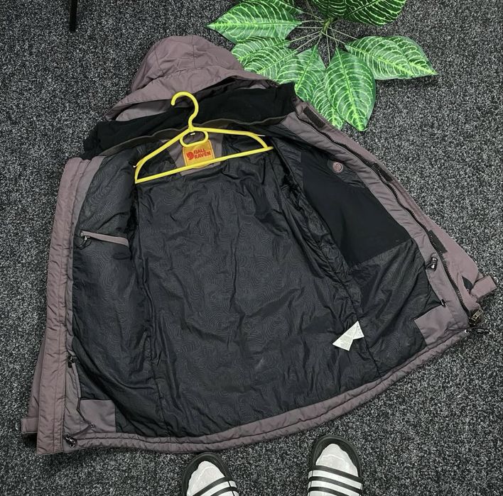 Пуховик Fjallraven Arcteryx женская размер M ( смотрите замеры )