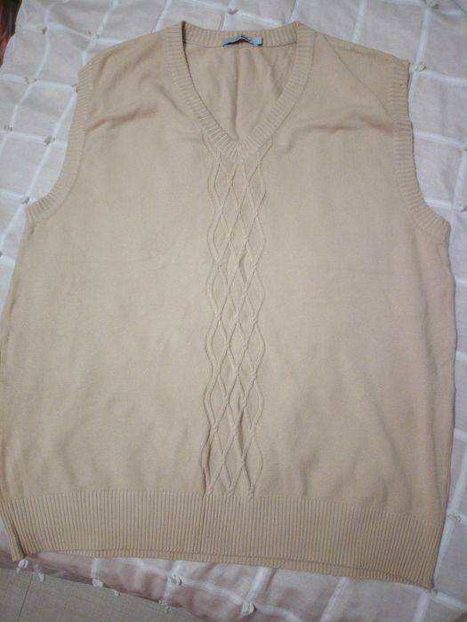 Трендовый жилет от Arber.