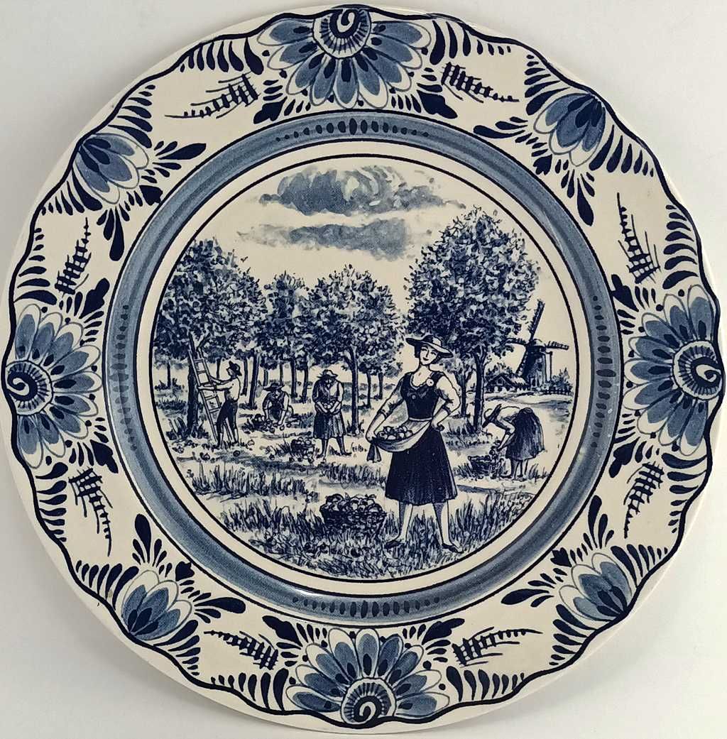 Porcelanowy talerz z końca XIX wieku