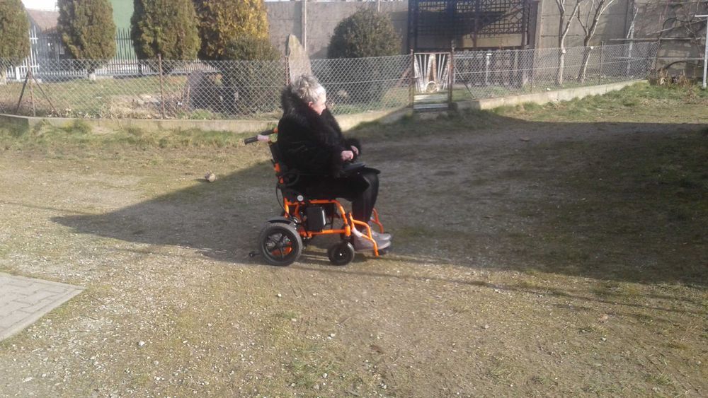 Sprzedam używany  wózek elektryczny .