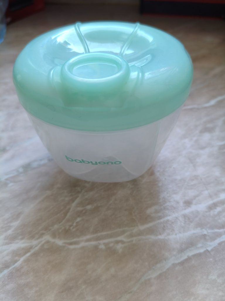 Butelka antykolkowa Lovi 150ml + pojemnik na mleko