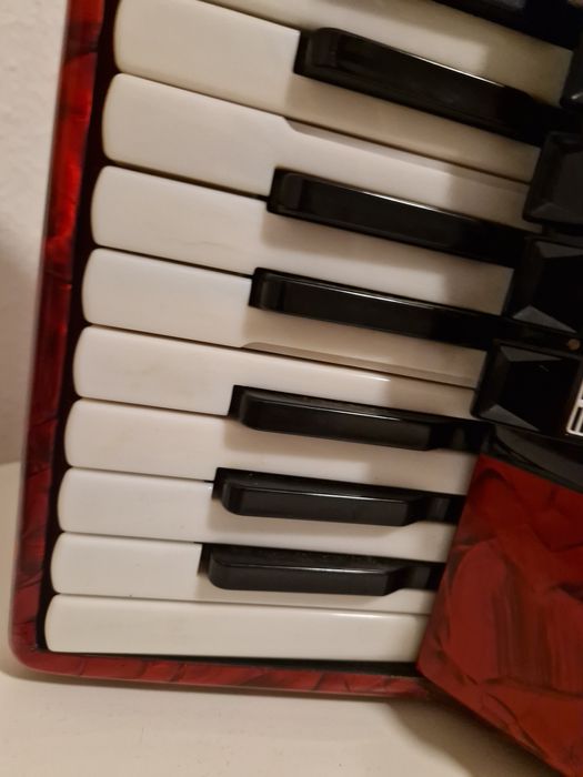 Akordeon Weltmeister Serino – Niemcy, stan bardzo dobry, sprawny – 110