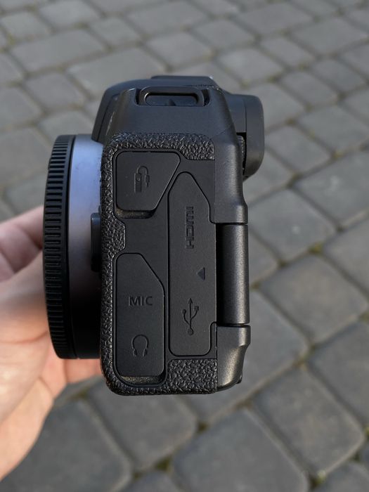 Продам Canon EOS RP