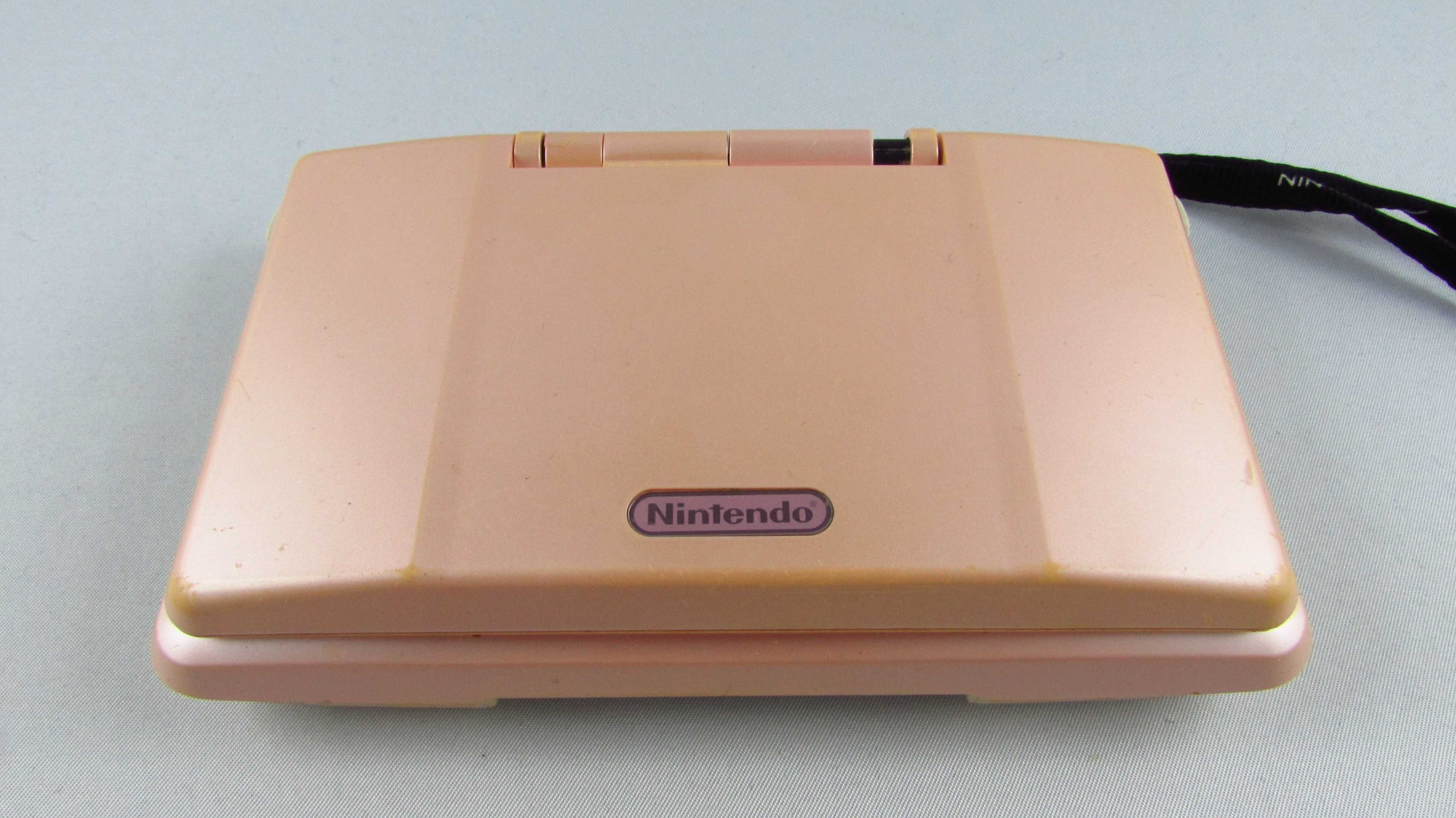 NINTENDO - Konsola NTR-001 Różowy + Pokrowiec 3